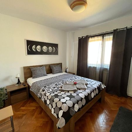 Picadilly Apartment Ploieşti Exterior foto